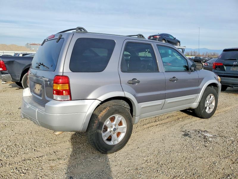 Photo 3 from auction – 2007 FORD ESCAPE with VIN 1FMCU93117KB59307