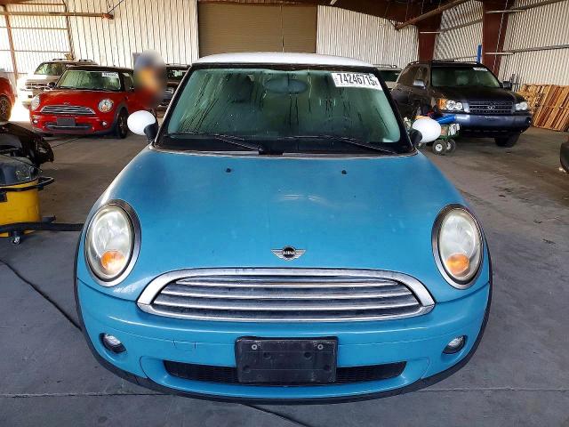 Photo 5 from auction – 2010 MINI COOPER with VIN WMWMF3C50ATU76903