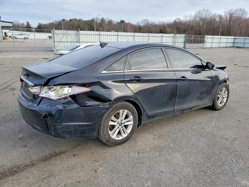 Photo 3 from auction – 2013 HYUNDAI SONATA with VIN 5NPEB4AC5DH728390