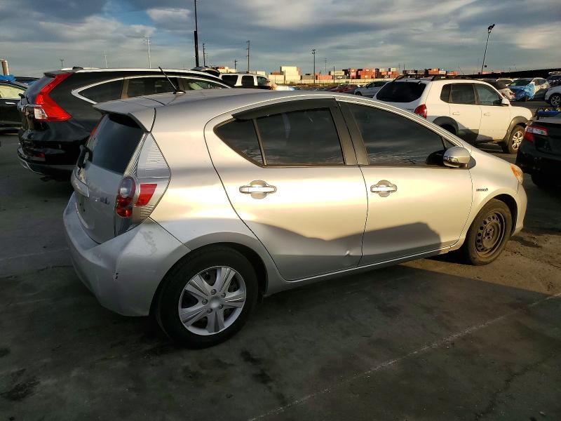 Photo 3 from auction – 2012 TOYOTA PRIUS C with VIN JTDKDTB35C1521400