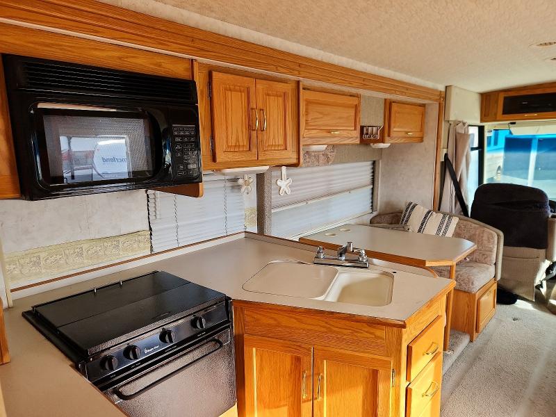 Photo 5 from auction – 2002 ITASCO MOTORHOME with VIN 5B4LP57G123340337