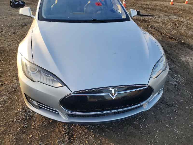 Photo 11 from auction – 2015 TESLA MODEL S 85 with VIN 5YJSA1H2XFFP75269