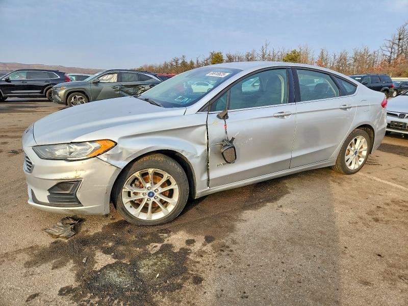 FORD FUSION SE 2019 with VIN 3FA6P0LU0KR110494 - Photo from auction