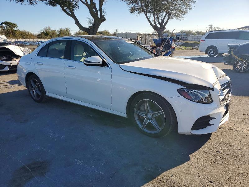 Photo 4 from auction – 2017 MERCEDES-BENZ E 300 4MAT with VIN WDDZF4KB0HA137589