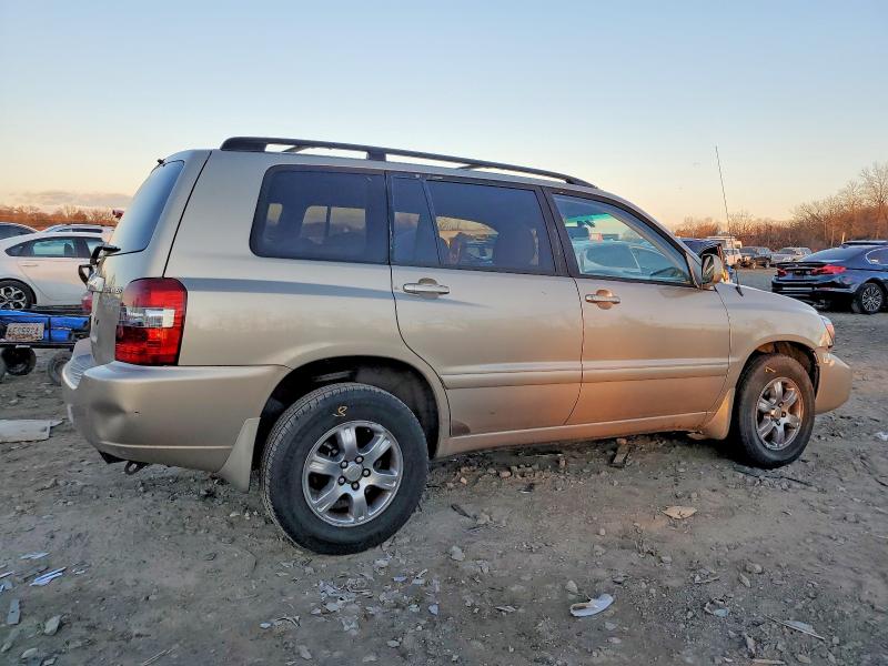 Photo 3 from auction – 2004 TOYOTA HIGHLANDER with VIN JTEEP21A440040507