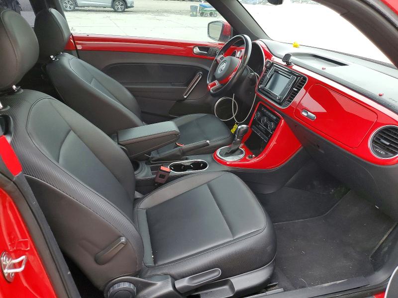 Photo 10 from auction – 2018 VOLKSWAGEN BEETLE with VIN 3VWJD7AT1JM702978