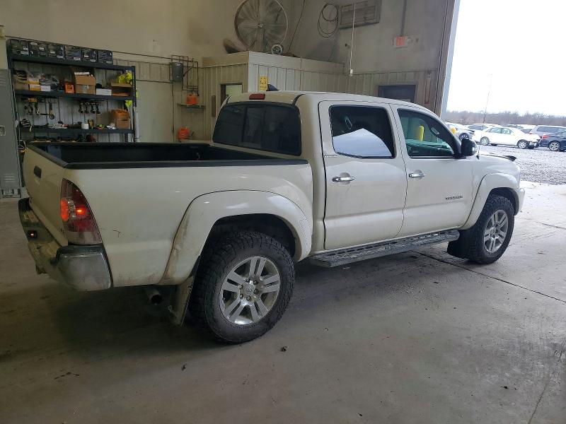 Photo 3 from auction – 2015 TOYOTA TACOMA with VIN 3TMLU4EN8FM187832