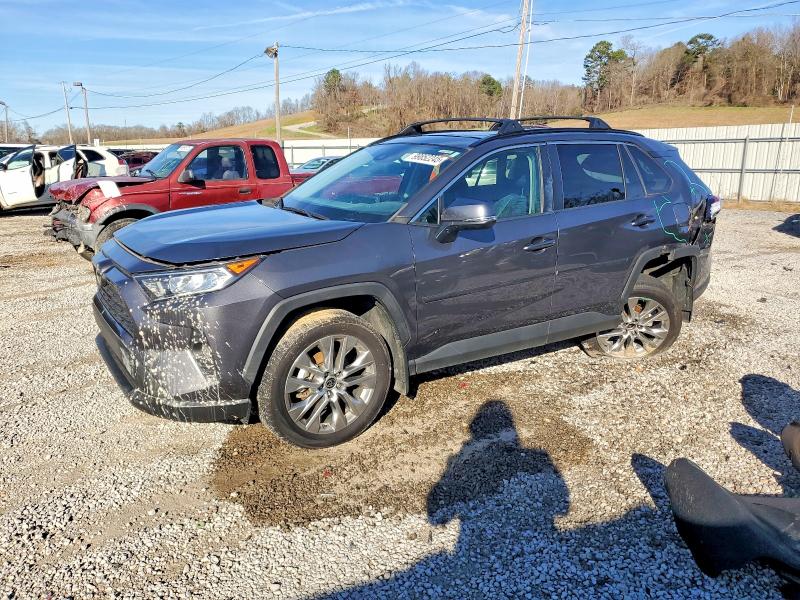 TOYOTA RAV4 XLE P 2021 with VIN 2T3C1RFV8MW157942 - Photo from auction
