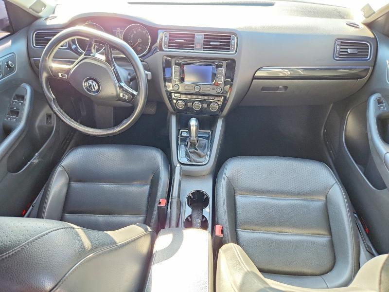 Photo 8 from auction – 2015 VOLKSWAGEN JETTA with VIN 3VWLA7AJ5FM293200
