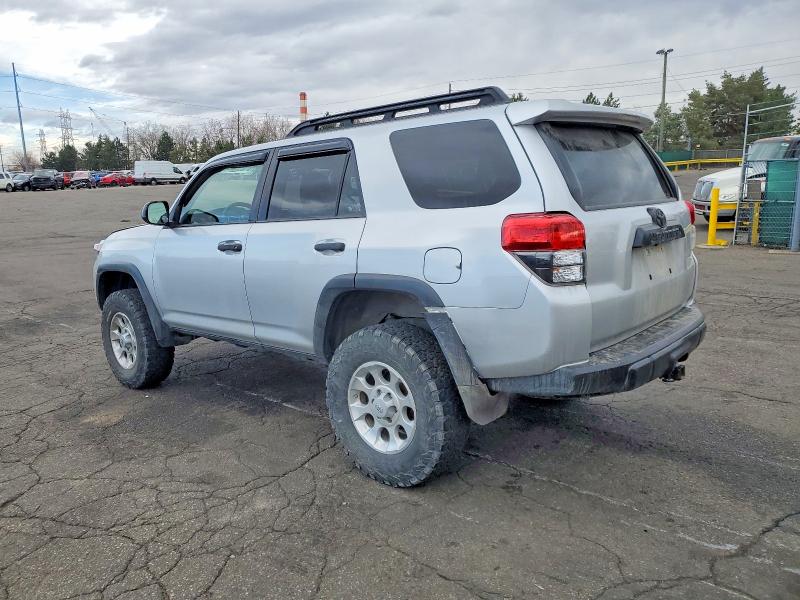 Zdjęcie 2 z aukcji – 2010 TOYOTA 4RUNNER SR z VIN JTEBU5JR2A5032455