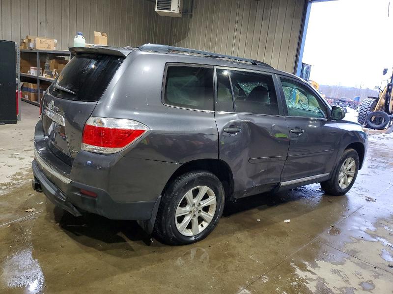 Photo 3 from auction – 2011 TOYOTA HIGHLANDER with VIN 5TDBK3EH1BS060890