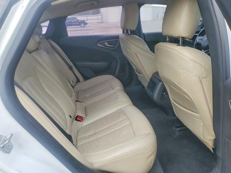 Photo 10 from auction – 2016 CHRYSLER 200 LIMITE with VIN 1C3CCCAB6GN103527