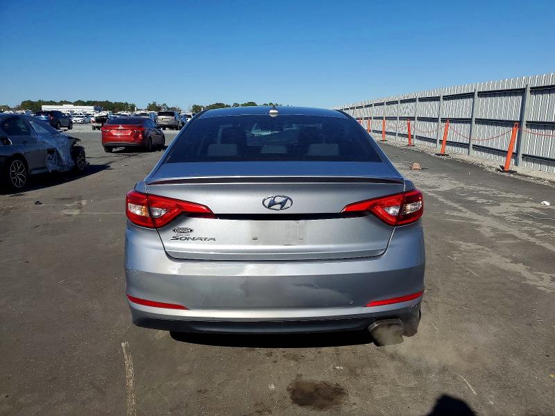 Photo 6 from auction – 2017 HYUNDAI SONATA SE with VIN 5NPE24AF6HH521555
