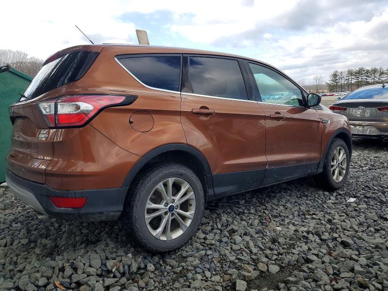 Photo 3 from auction – 2017 FORD ESCAPE with VIN 1FMCU9GD4HUE11903