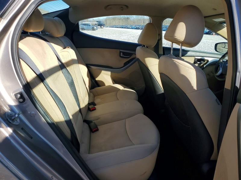 Photo 10 from auction – 2012 HYUNDAI ELANTRA GL with VIN 5NPDH4AE8CH062670