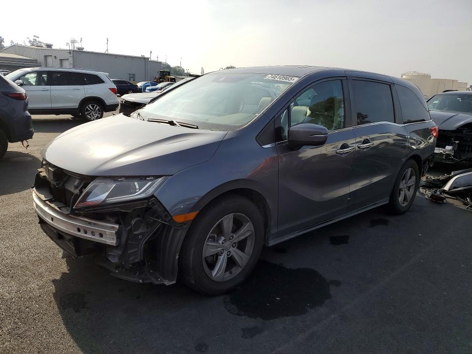 HONDA ODYSSEY EX 2018 with VIN 5FNRL6H72JB040439 - Photo from auction