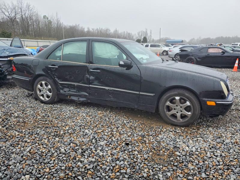 Photo 4 from auction – 2002 MERCEDES-BENZ E 320 with VIN WDBJF65JX2B490279