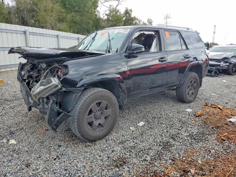 TOYOTA 4RUNNER SR 2018 with VIN JTEBU5JR5J5541052 - Photo from auction