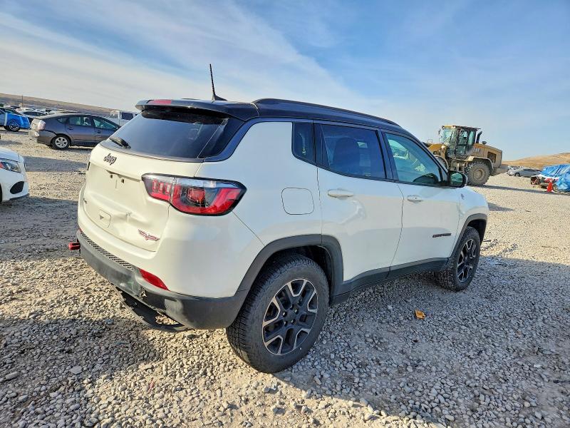 Photo 3 from auction – 2019 JEEP COMPASS TR with VIN 3C4NJDDB6KT668882