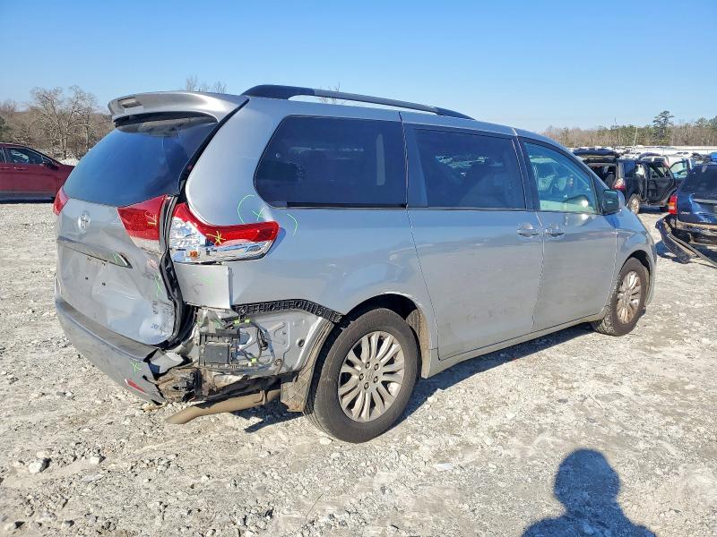 Photo 3 from auction – 2014 TOYOTA SIENNA with VIN 5TDYK3DC7ES408759