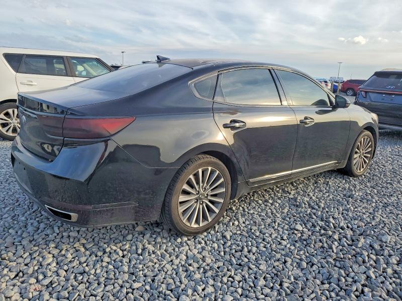 Photo 3 from auction – 2017 KIA CADENZA PR with VIN KNALB4J18H5041803