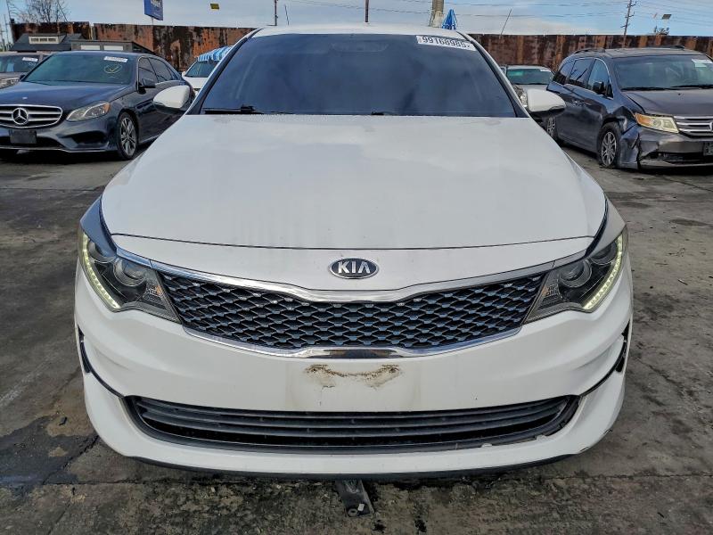 Фото 5 с аукциона – 2016 KIA OPTIMA EX с VIN 5XXGU4L33GG090592