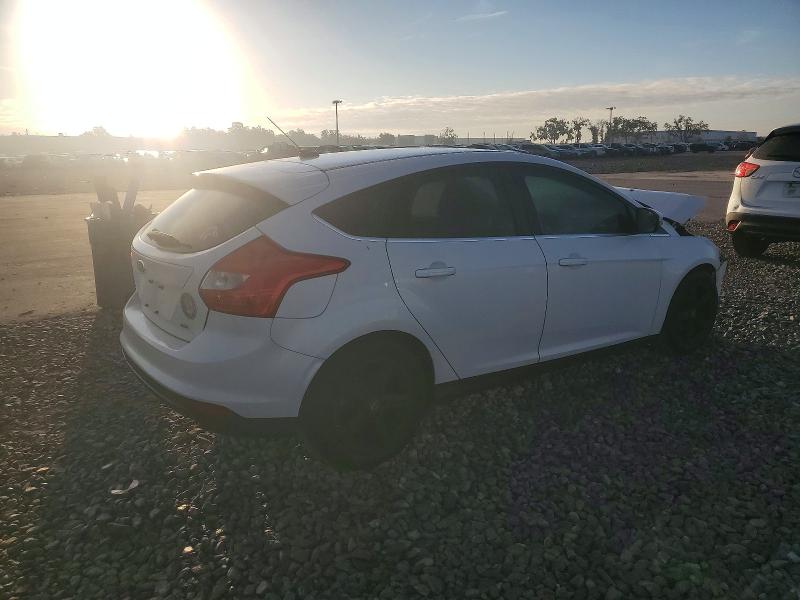 Photo 3 from auction – 2012 FORD FOCUS SEL with VIN 1FAHP3M28CL303547