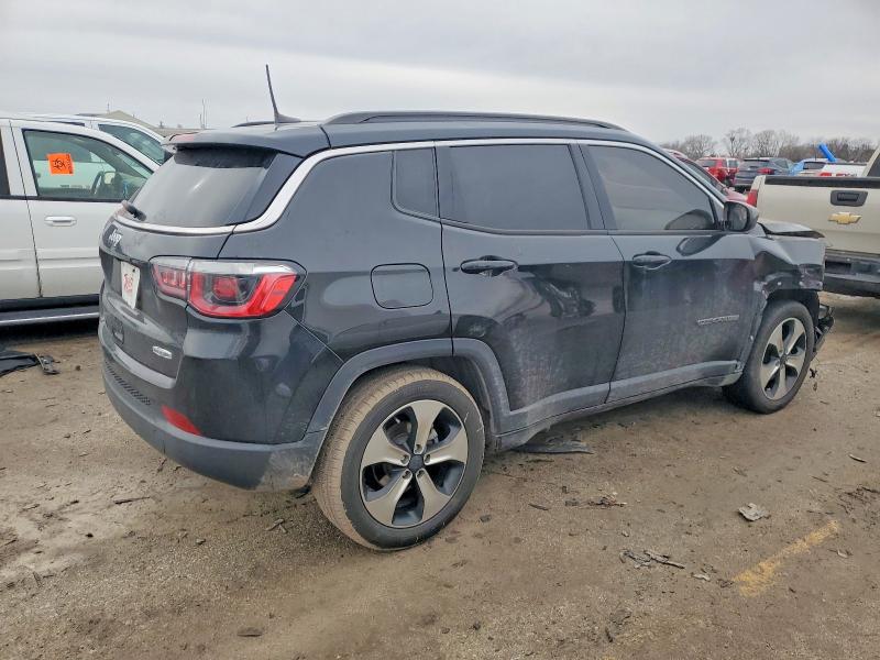 Photo 3 from auction – 2017 JEEP COMPASS with VIN 3C4NJCBB2HT643032