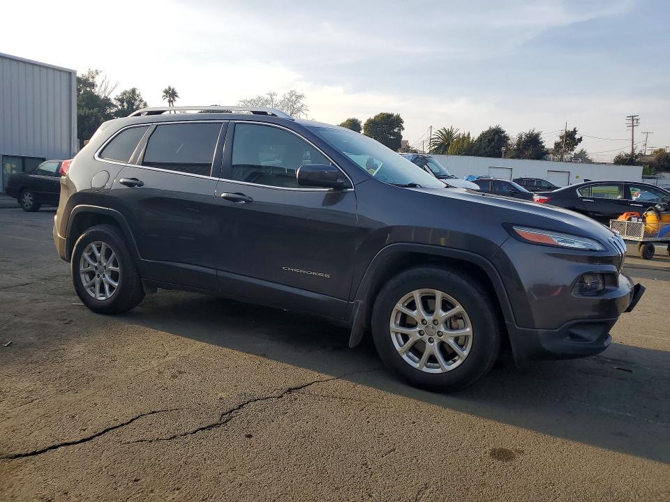 Photo 4 from auction – 2016 JEEP CHEROKEE L with VIN 1C4PJMCS1GW124690