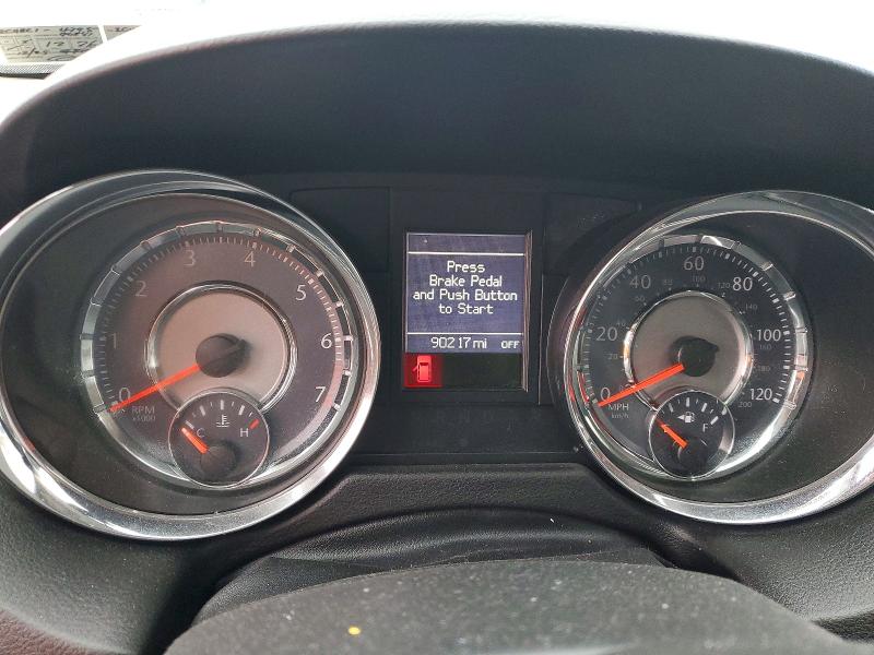 Photo 9 from auction – 2015 CHRYSLER TOWN & COU with VIN 2C4RC1BG7FR514795