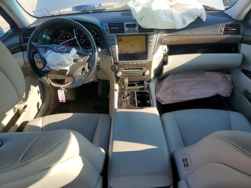 Photo 8 from auction – 2011 LEXUS LS 460 with VIN JTHBL5EF3B5105369