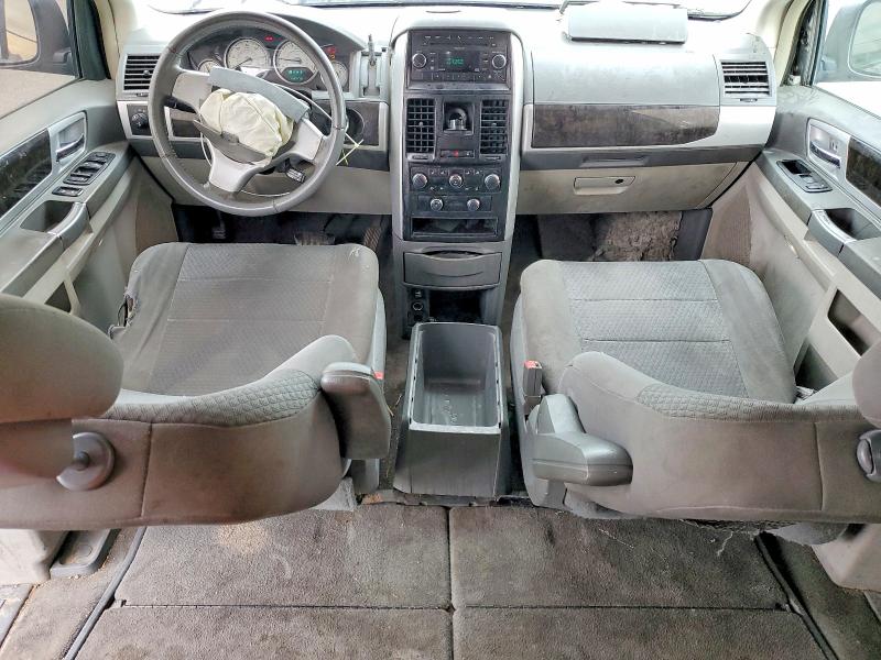 Photo 8 from auction – 2010 DODGE GRAND CARA with VIN 2D4RN5D12AR409121
