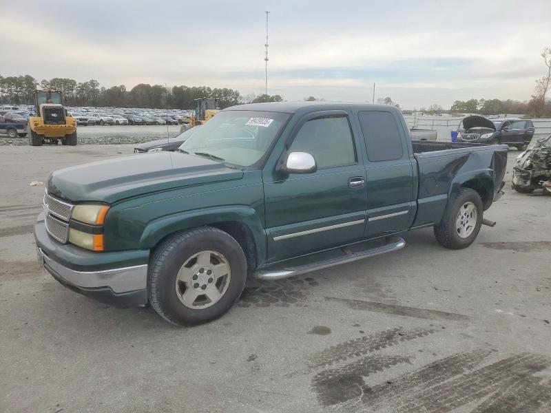 CHEVROLET SILVERADO 2006 with VIN 2GCEC19V561322602 - Photo from auction