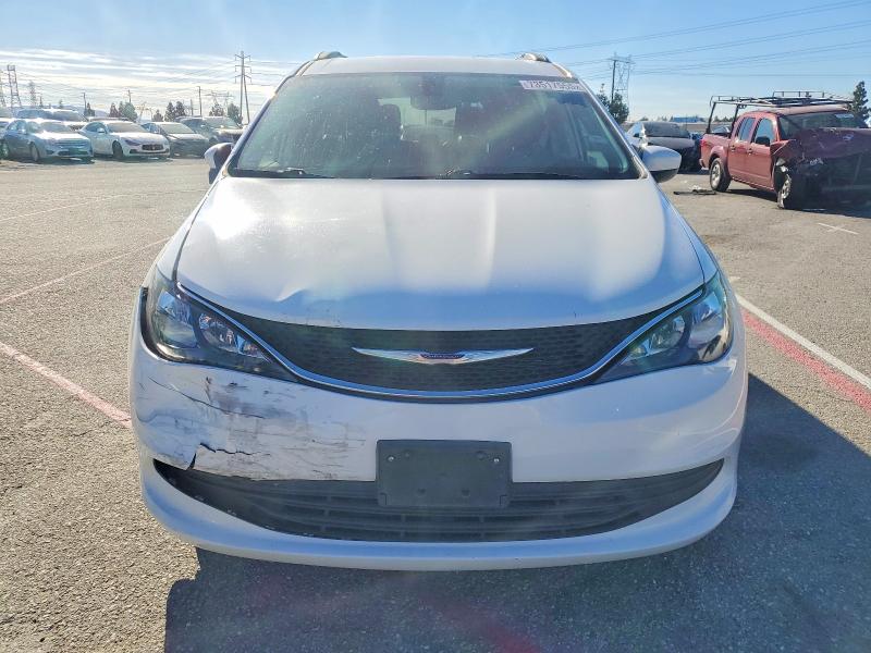 Photo 5 from auction – 2020 CHRYSLER VOYAGER with VIN 2C4RC1DG7LR157790