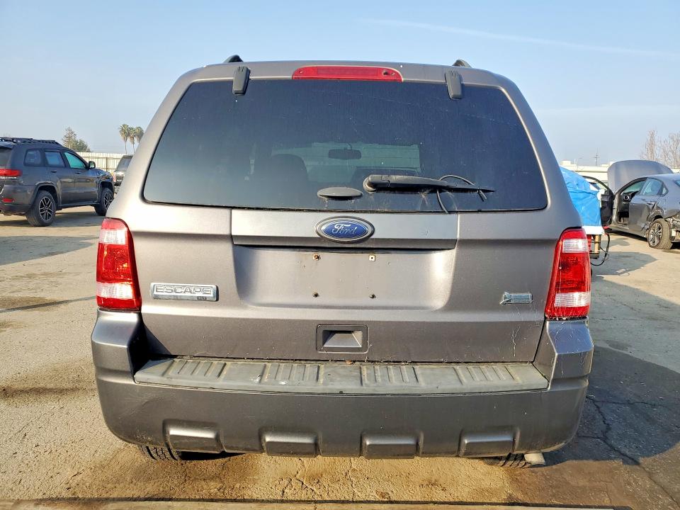 Photo 6 from auction – 2011 FORD ESCAPE XLT with VIN 1FMCU0DG4BKB03949