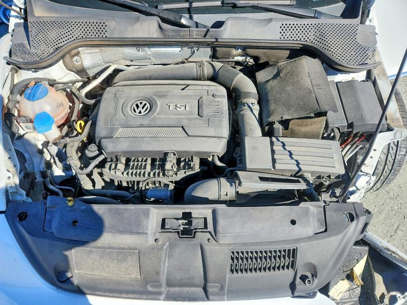 Photo 11 from auction – 2017 VOLKSWAGEN BEETLE SE with VIN 3VWJ17AT7HM607439