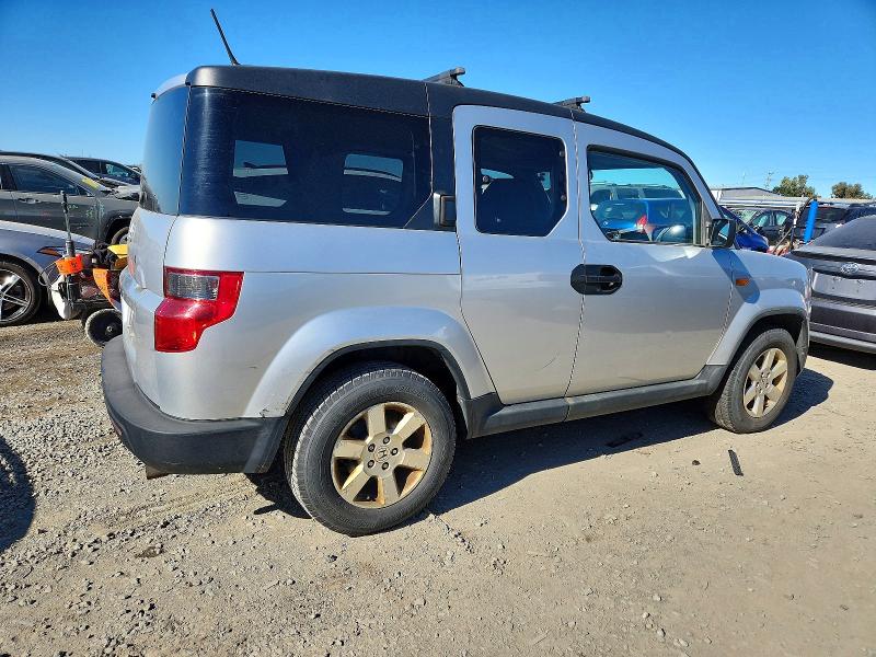 Photo 3 from auction – 2011 HONDA ELEMENT EX with VIN 5J6YH2H77BL001392