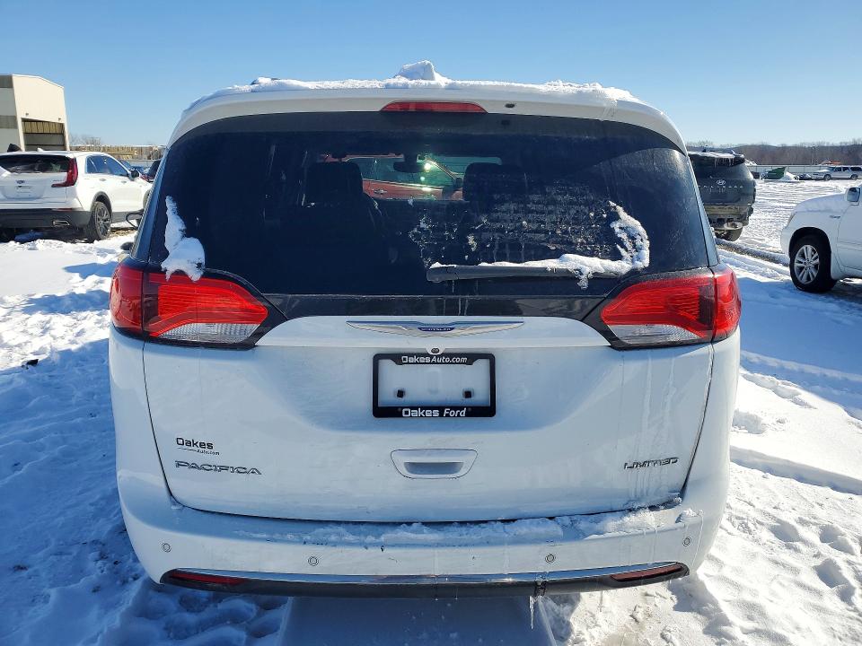 Photo 6 from auction – 2018 CHRYSLER PACIFICA with VIN 2C4RC1GG8JR320391