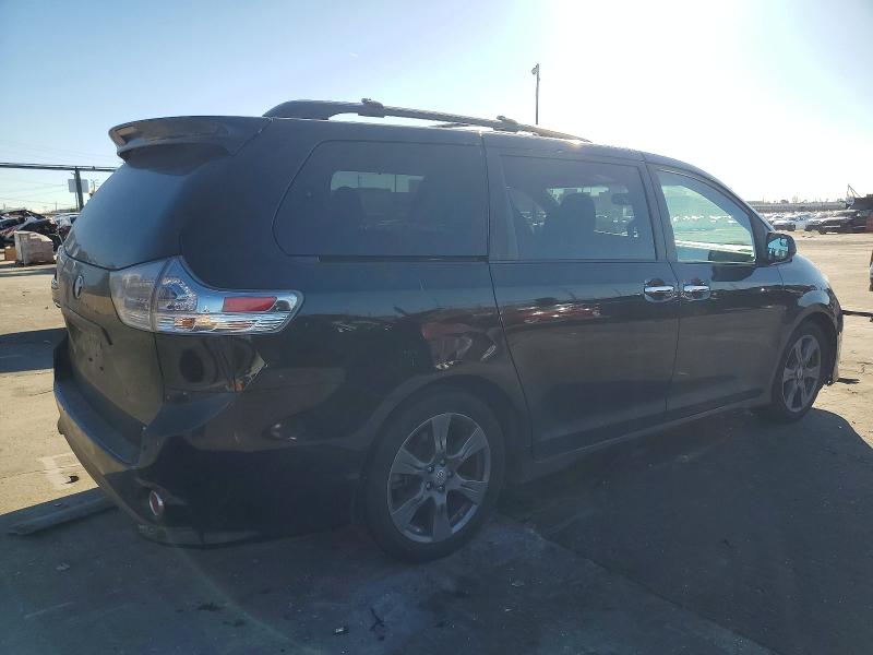 Photo 3 from auction – 2017 TOYOTA SIENNA with VIN 5TDXZ3DC6HS885405