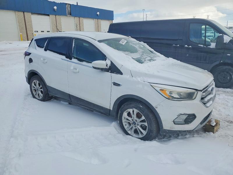 Photo 4 from auction – 2017 FORD ESCAPE SE with VIN 1FMCU9GD1HUB45692