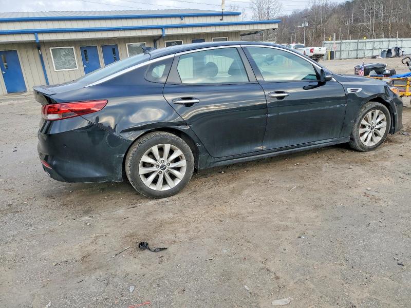 Photo 2 from auction – 2018 KIA OPTIMA with VIN 5XXGT4L33JG243143