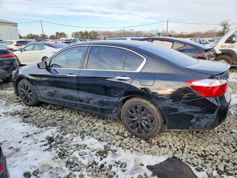 Photo 2 from auction – 2015 HONDA ACCORD with VIN 1HGCR2F53FA232162