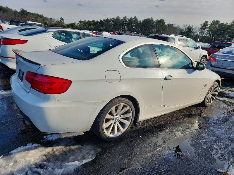 Снимка 3 от търг – 2011 BMW 335 XI с VIN WBAKF9C54BE619724