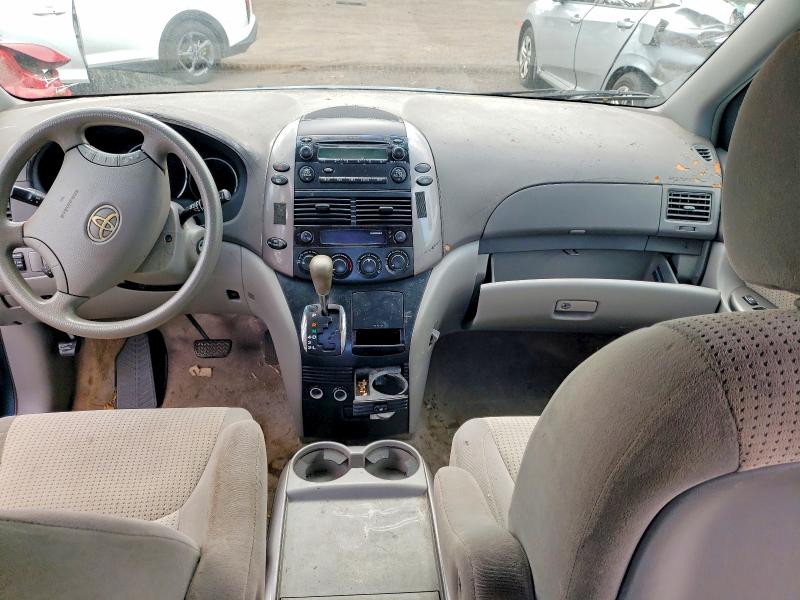 Photo 8 from auction – 2010 TOYOTA SIENNA with VIN 5TDKK4CC5AS310496
