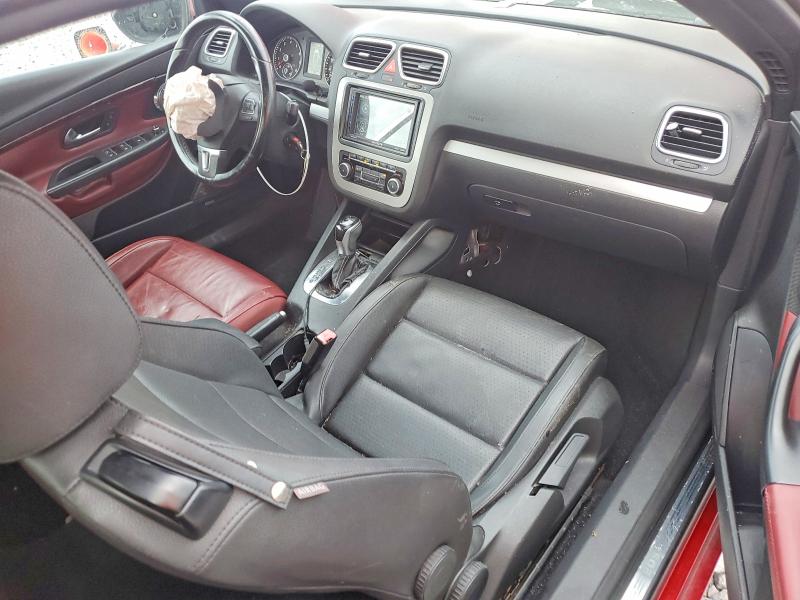 Photo 8 from auction – 2012 VOLKSWAGEN EOS KOMFOR with VIN WVWBW7AH7CV010472