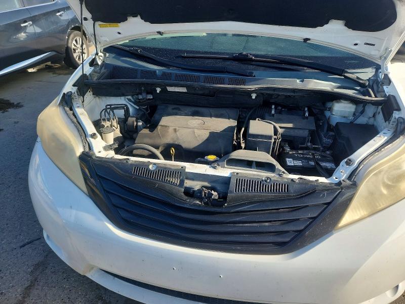 Photo 12 from auction – 2011 TOYOTA SIENNA with VIN 5TDZK3DC2BS023027