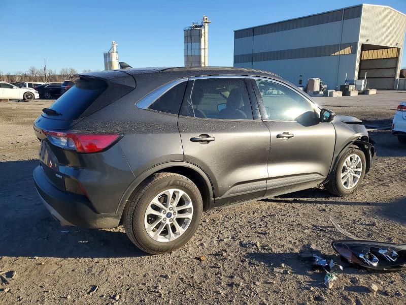 Photo 3 from auction – 2020 FORD ESCAPE with VIN 1FMCU0G66LUC04791
