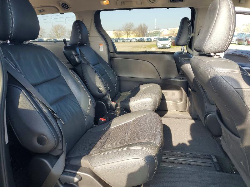 Photo 11 from auction – 2016 TOYOTA SIENNA SE with VIN 5TDXK3DC0GS703278