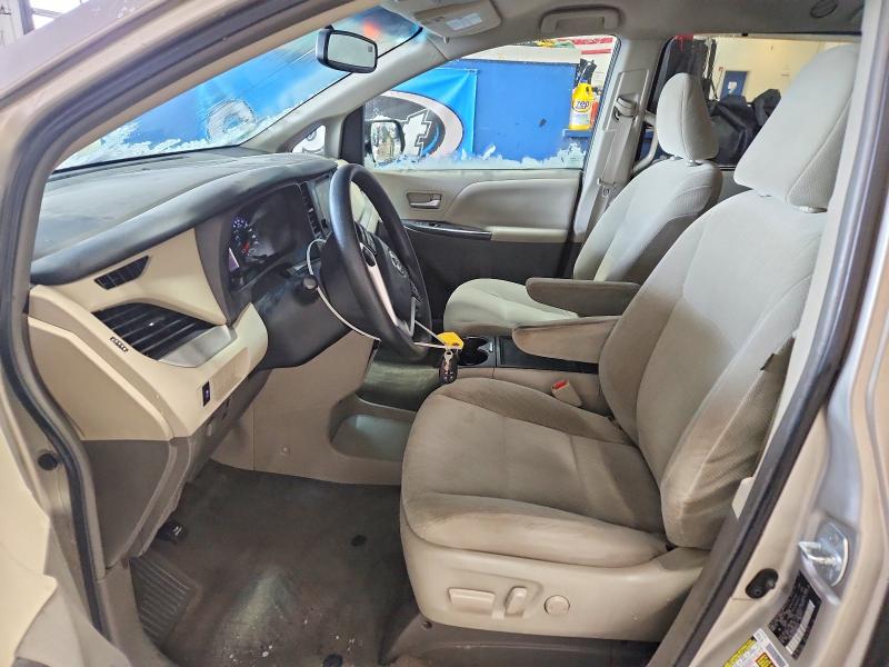 Photo 7 from auction – 2017 TOYOTA SIENNA LE with VIN 5TDKZ3DCXHS892058