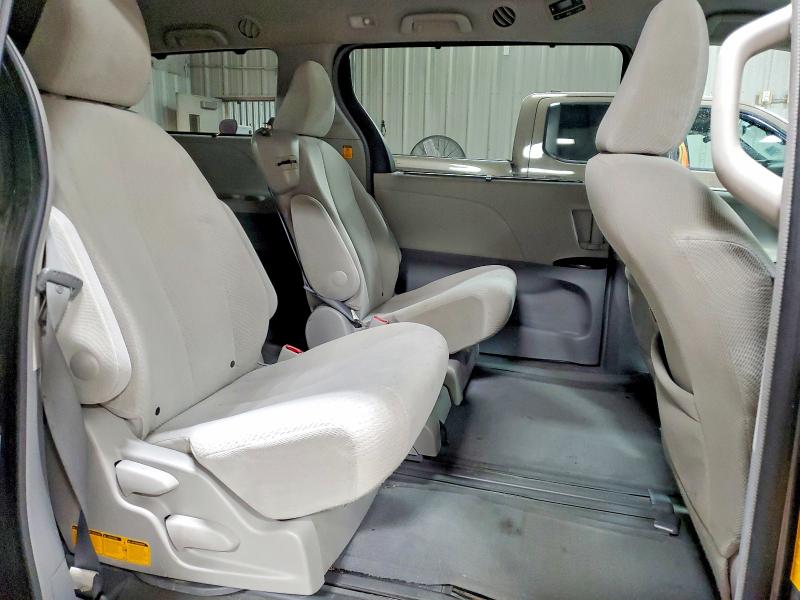 Photo 11 from auction – 2013 TOYOTA SIENNA LE with VIN 5TDKK3DC2DS284033